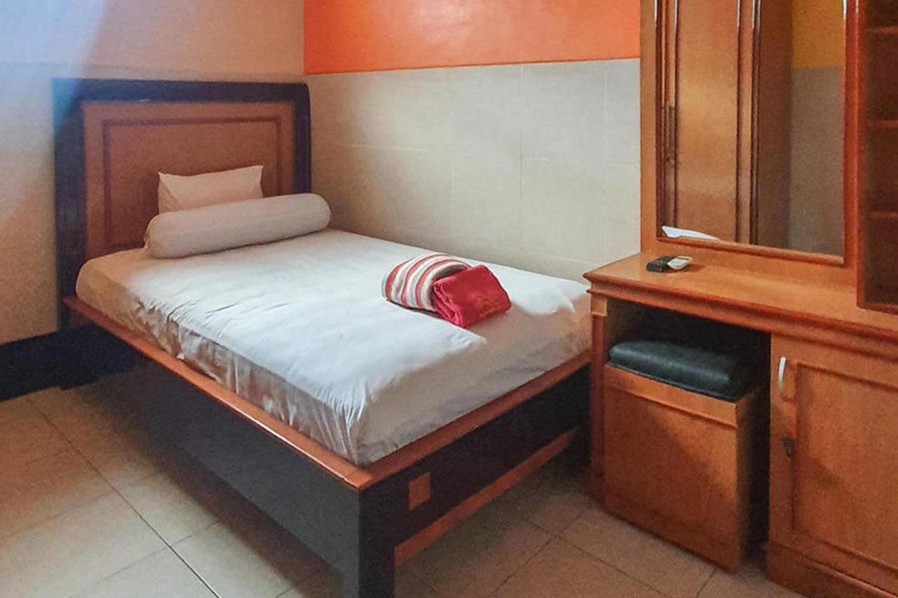 Gayatri Sawojajar Redpartner Hotel Malang